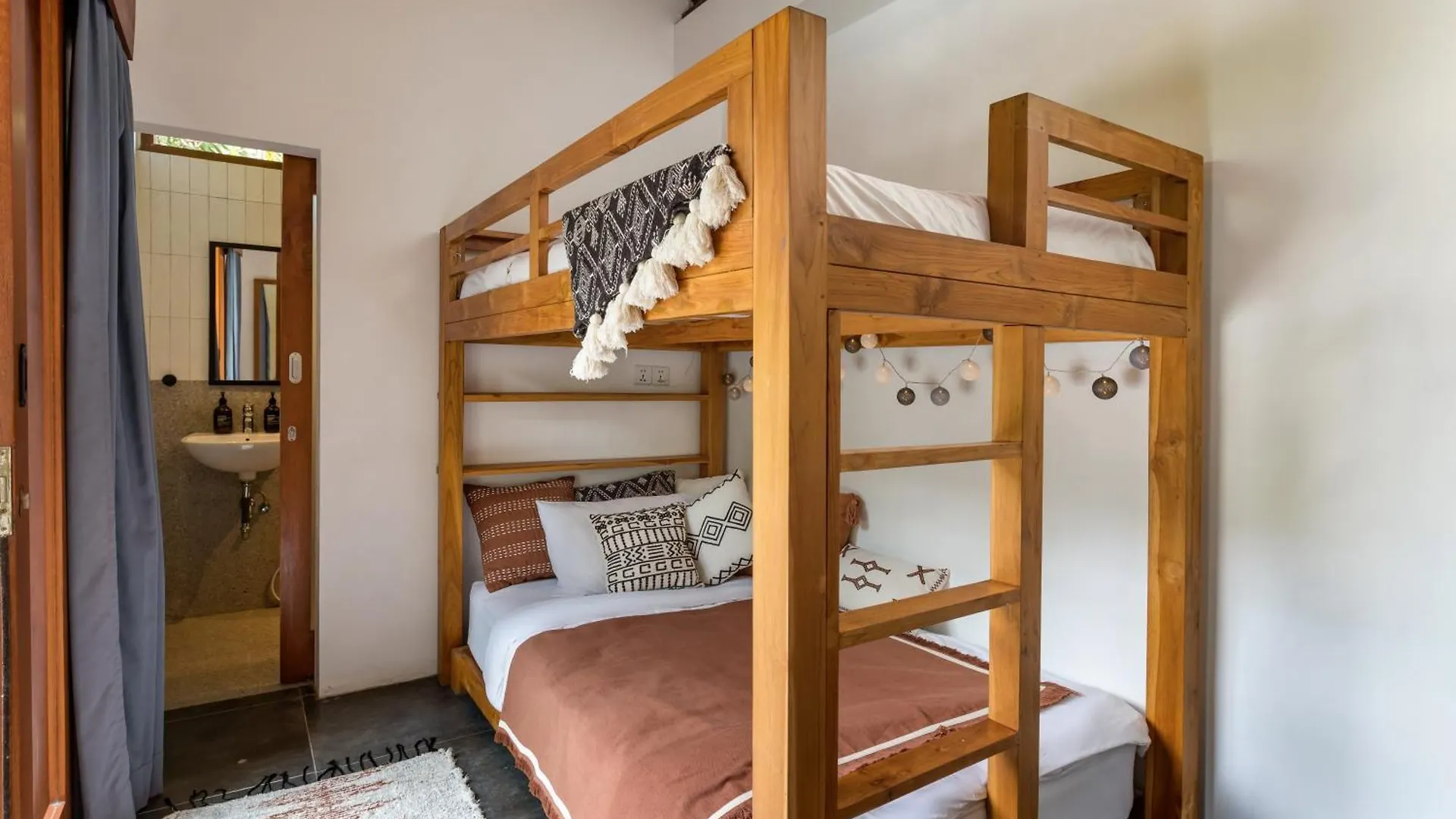 Unicorn Shelter Villa Seminyak