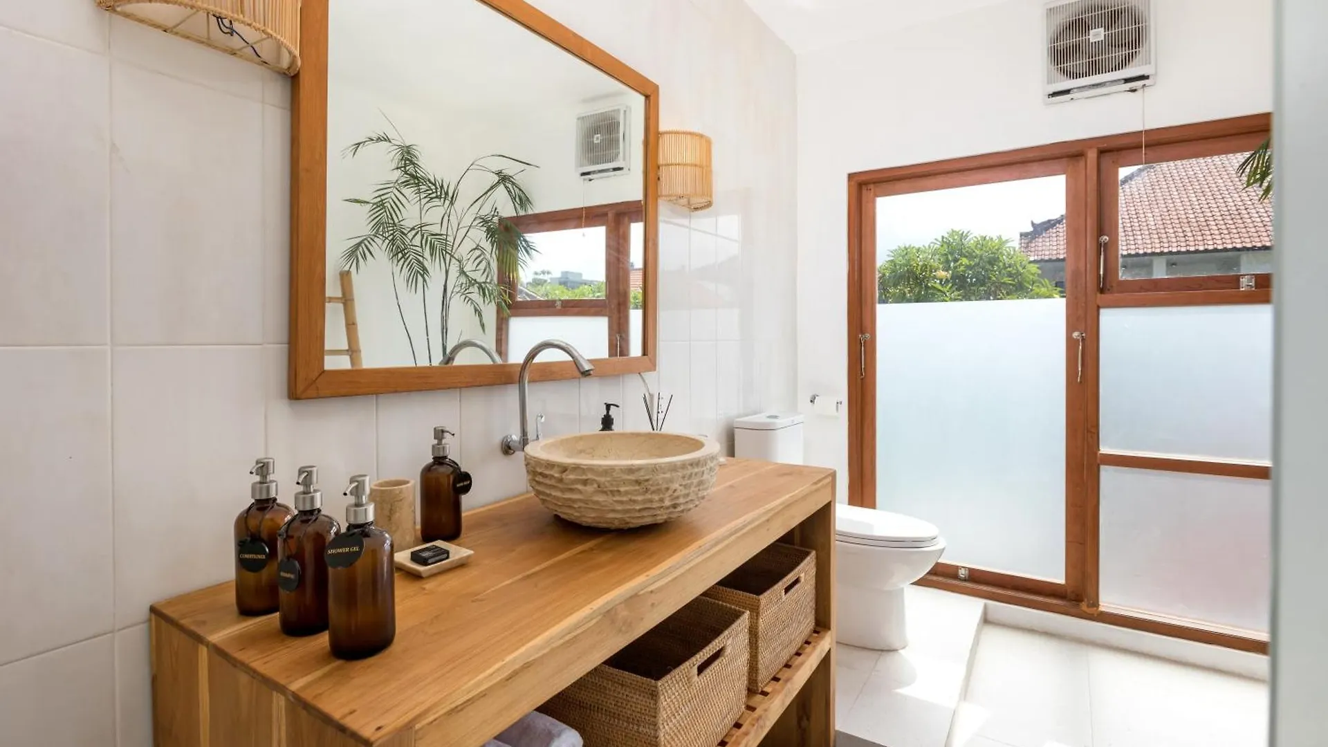 Unicorn Shelter Villa Seminyak