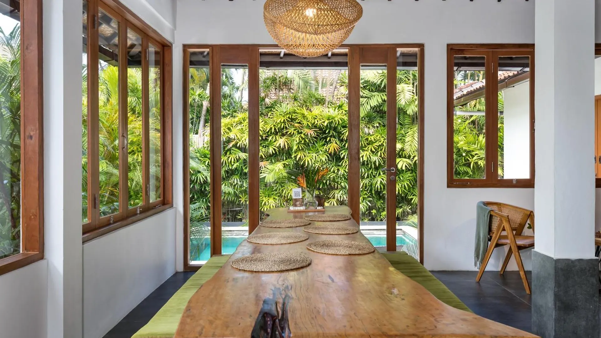 Unicorn Shelter Villa Seminyak  Indonesia